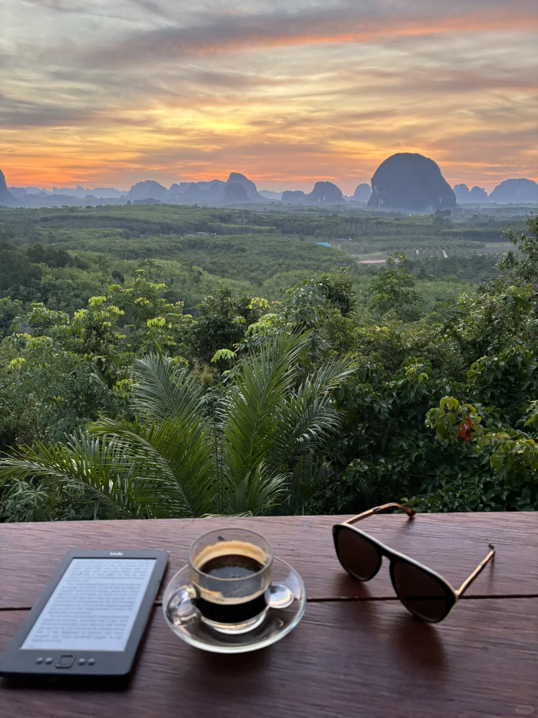 Krabi-Watch the sunrise over the mountains at Anana Ecological Resort in Krabi🌅