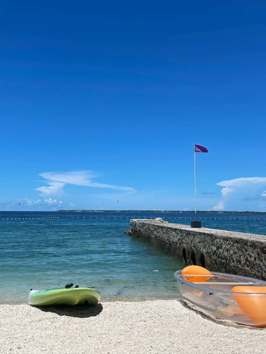 Cebu-The Reef Island Resort in Mactan Island, Cebu, has its own spa, bar and restaurant