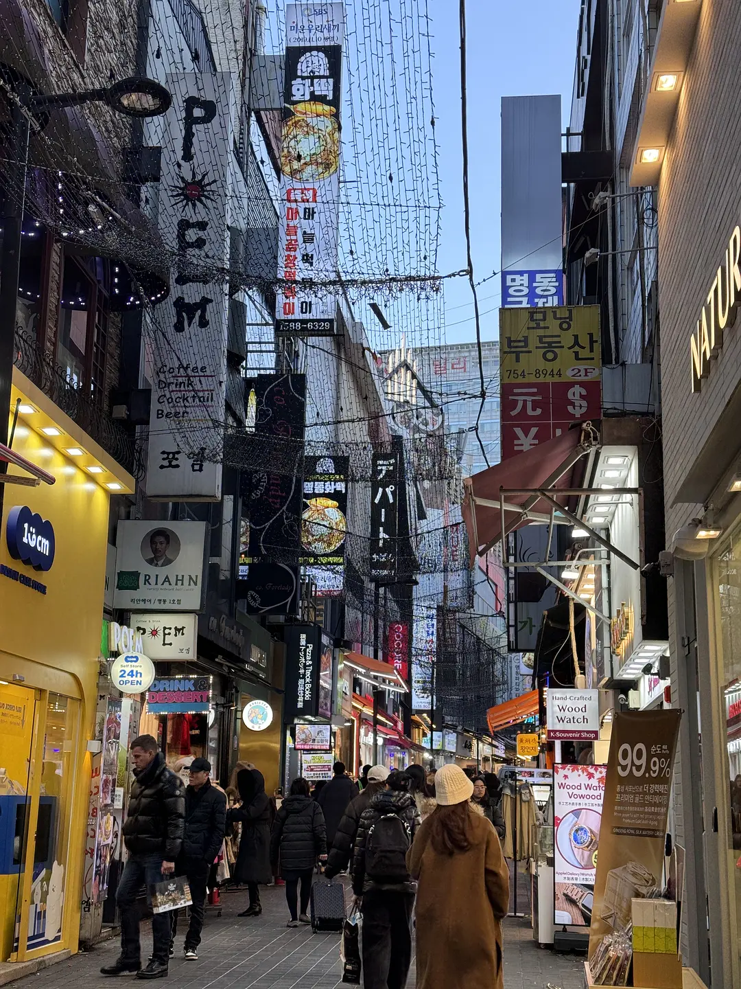 Seoul-I traveled to South Korea by myself when I was 18 years old. International travel is not as difficult as imagined.