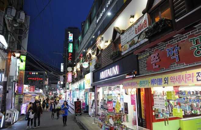 Seoul-Seoul, South Korea Nightlife Red Light District Dark Tour Itaewon