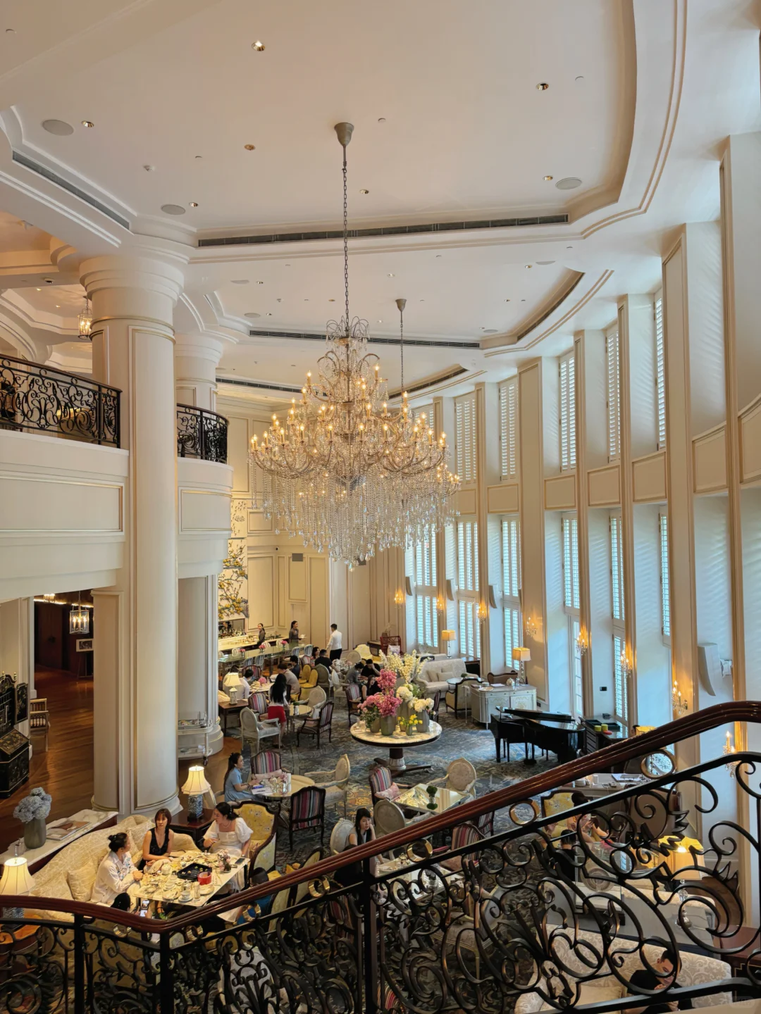 Ho Chi Minh-Park Hyatt Saigon Hotel is decorated in Vietnamese and French style, with piano and violin playing.