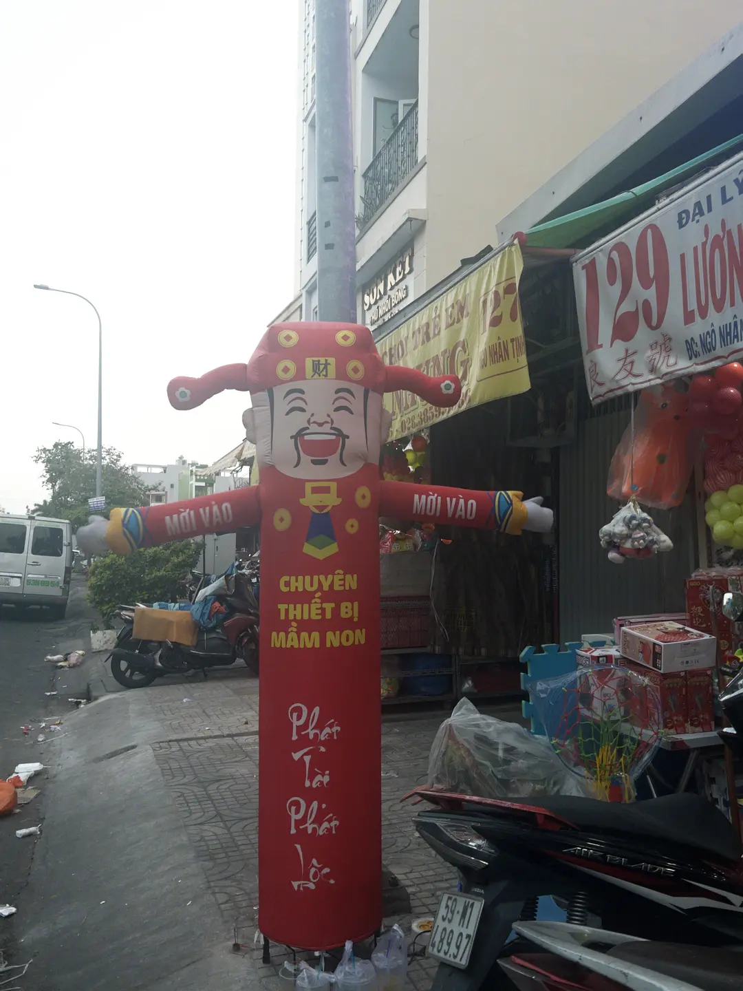 Ho Chi Minh-Celebrating the Lunar New Year in Ho Chi Minh, Vietnam has little experience