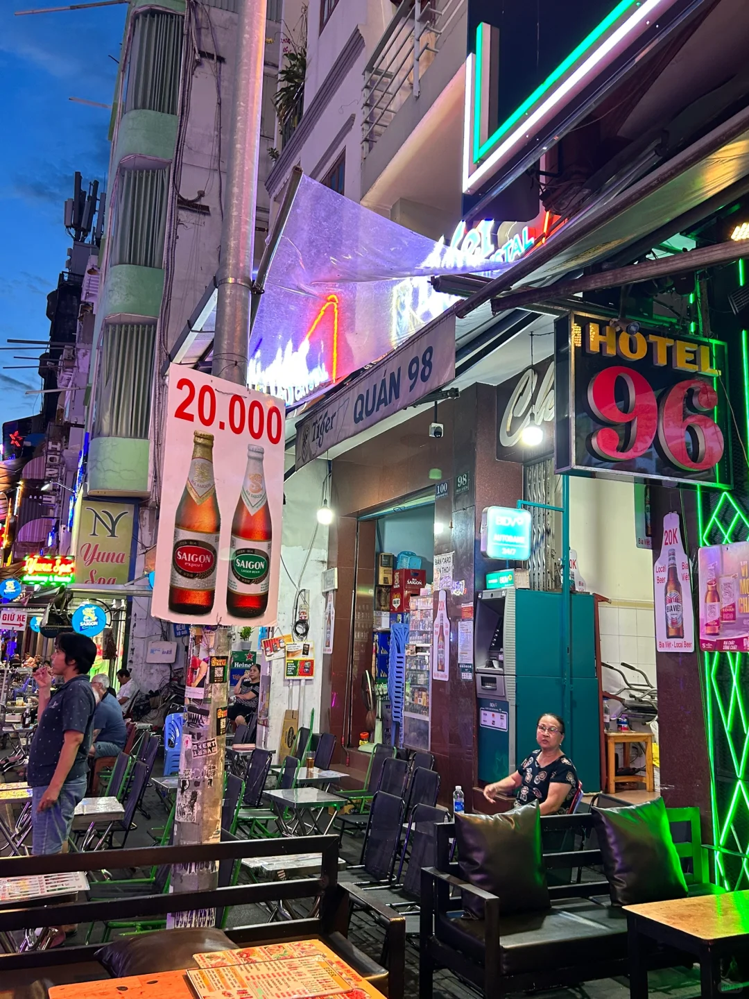 Ho Chi Minh-Pham Ngu Lao Street, Ho Chi Minh City, Vietnam nightlife, bar and nightclub guide