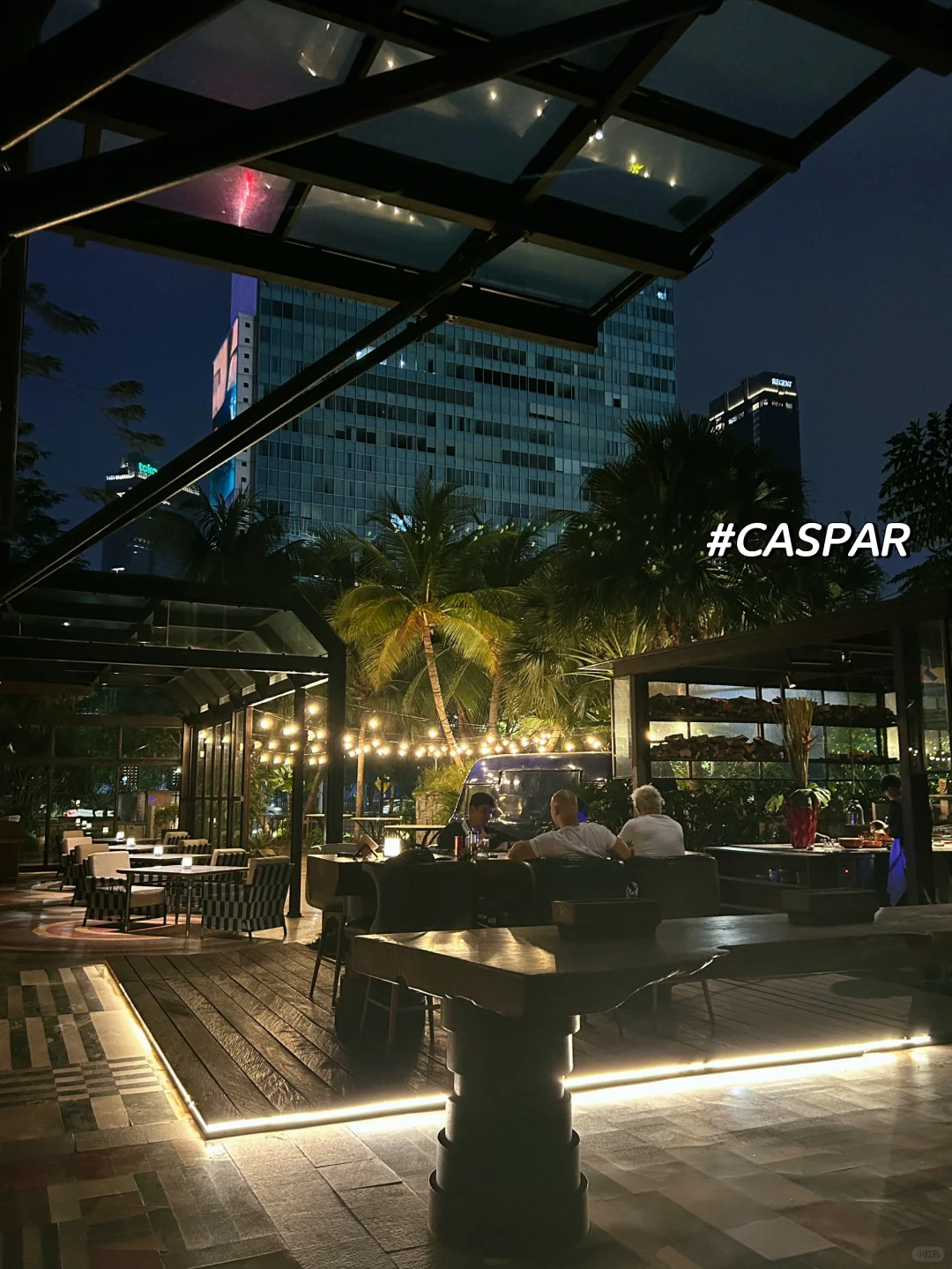 Jakarta-The best hotel bar in Jakarta Rooftop bar with the best atmosphere Cafe Cali