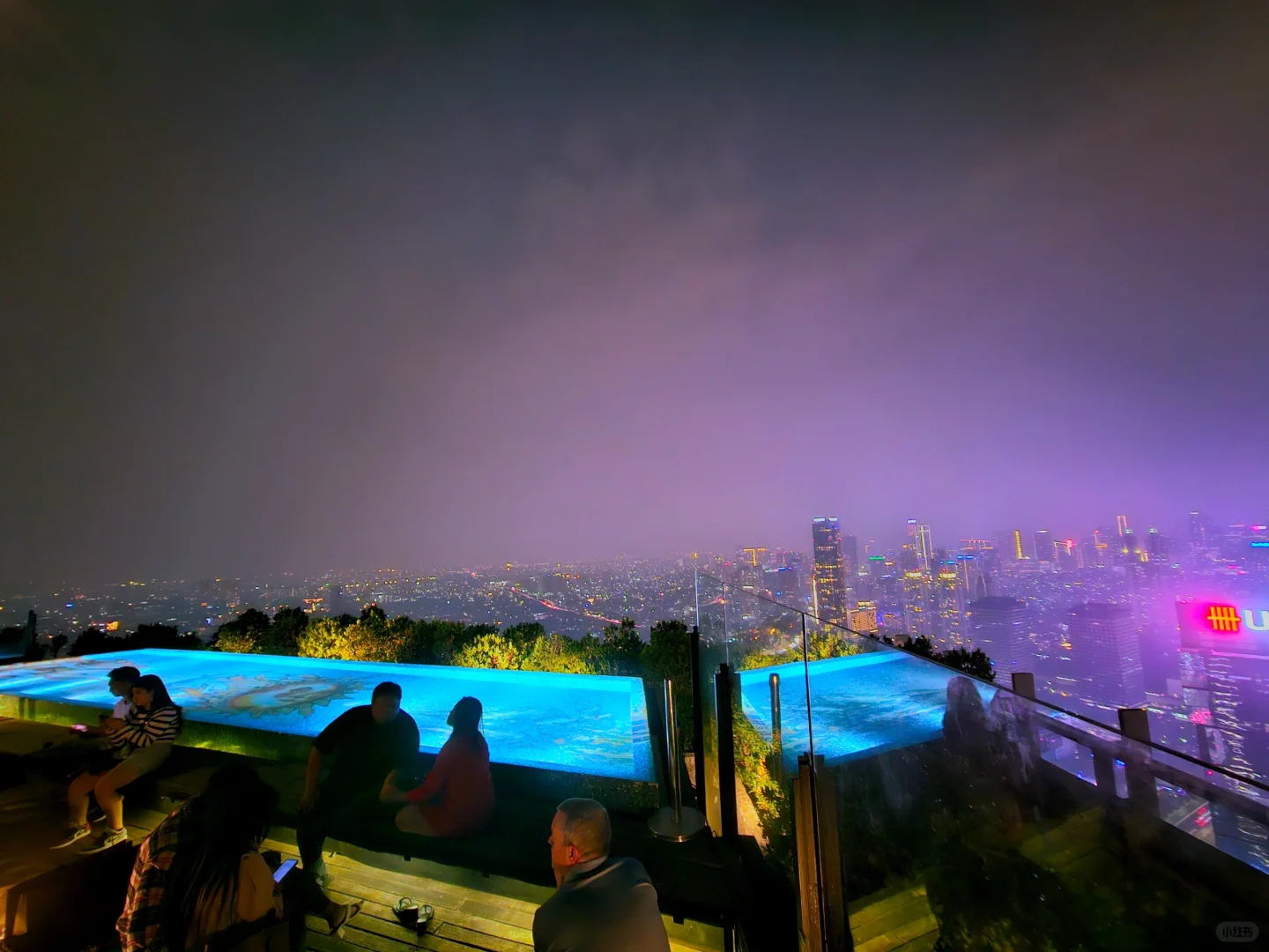 Jakarta-Watch the city night view from Jakarta’s high-altitude open-air bar BCA Skye