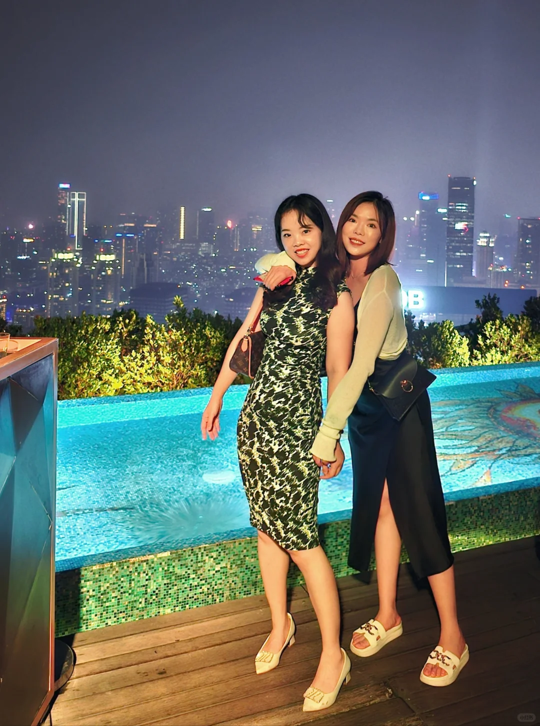 Jakarta-Watch the city night view from Jakarta’s high-altitude open-air bar BCA Skye