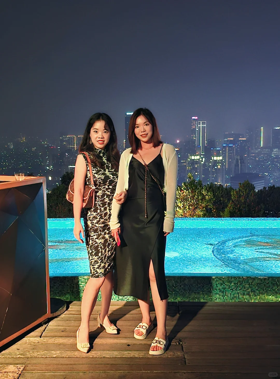 Jakarta-Watch the city night view from Jakarta’s high-altitude open-air bar BCA Skye