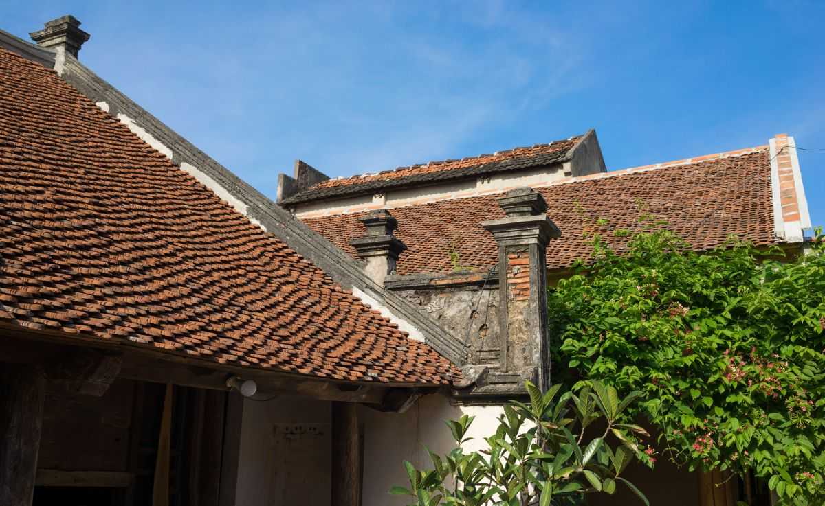 Hanoi-Tang Lam Ancient Village: Vietnamese cultural heritage and unique rural architectural culture, standing leisurely outside of time and space