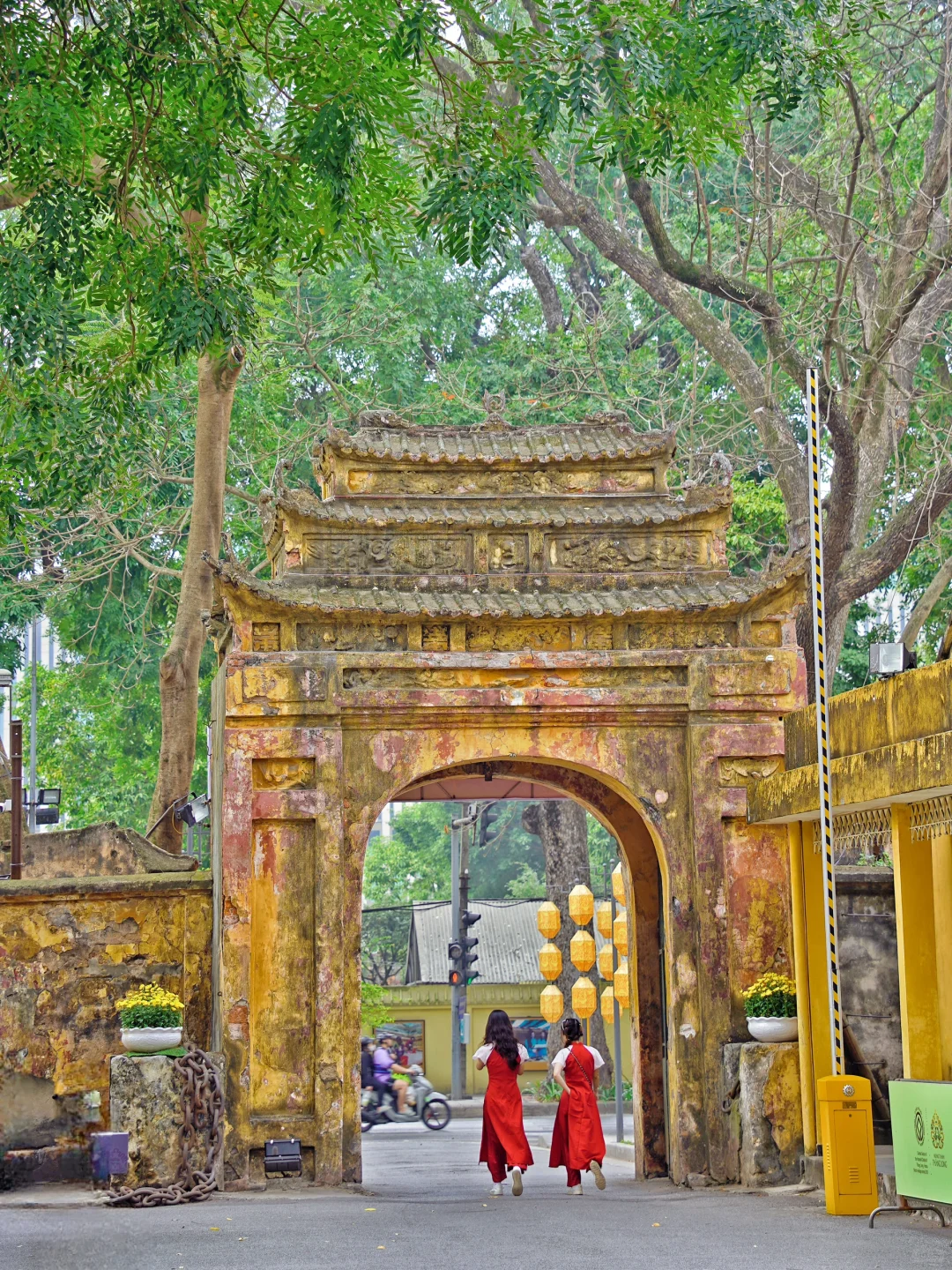 Hanoi-The urban life in Hanoi is dirty and chaotic.  Recommended attractions, cafes and restaurants