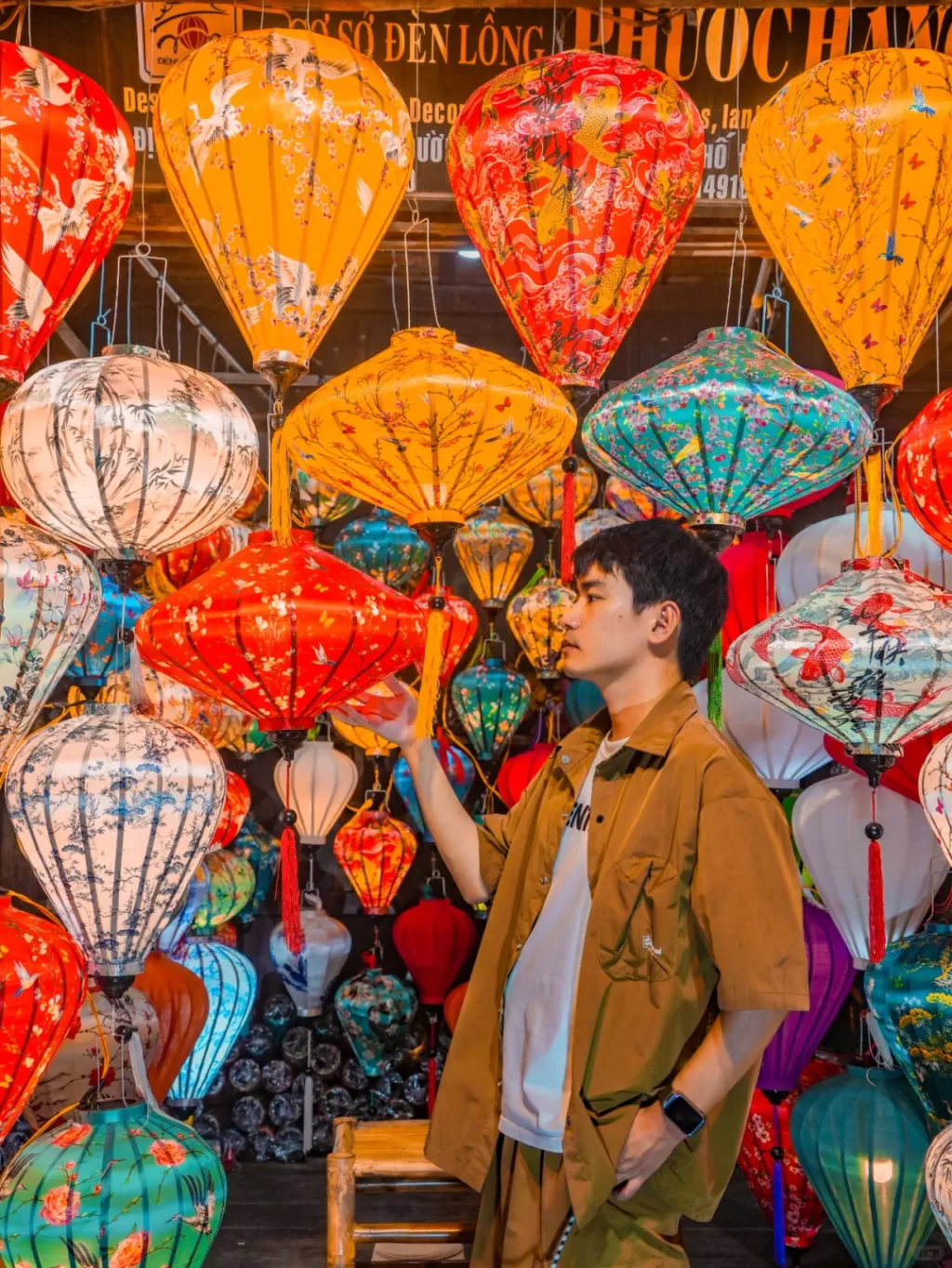 Hanoi-Hanoi, a treasure chill travel destination in Southeast Asia, the Lantern Sea in Hoi An Ancient Town is super beautiful