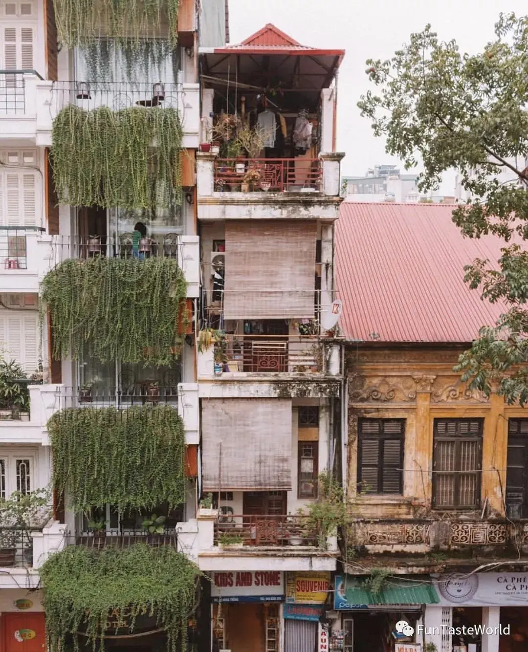 Hanoi-In Hanoi, the capital of Vietnam, 4 old restaurants well known to loca