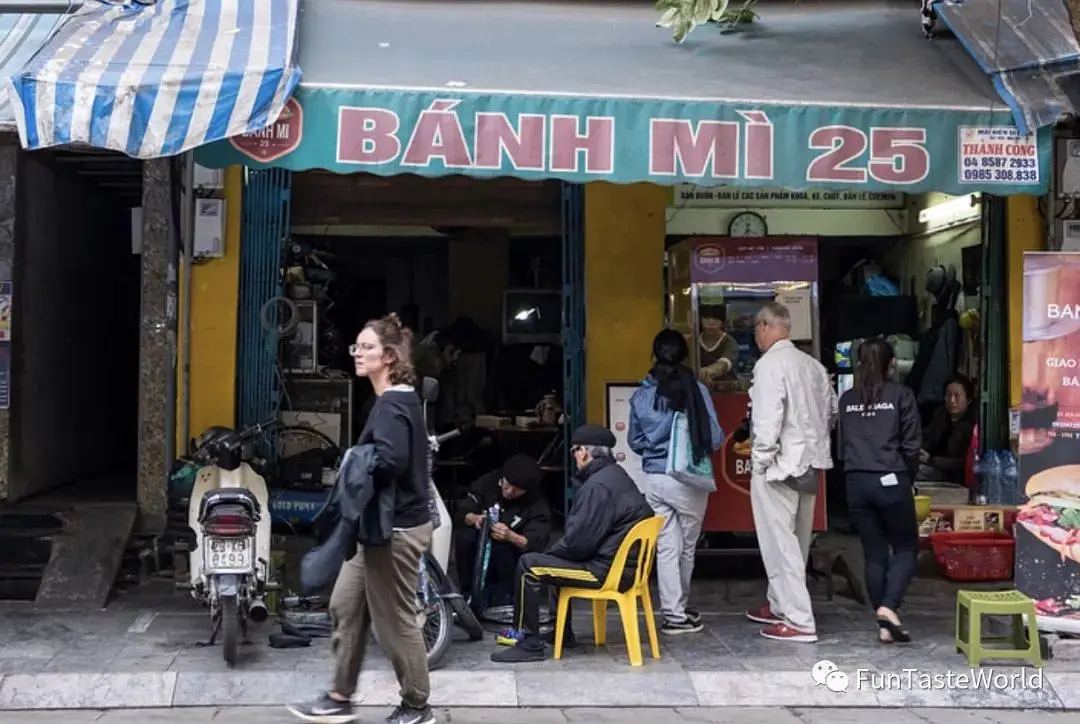 Hanoi-In Hanoi, the capital of Vietnam, 4 old restaurants well known to loca