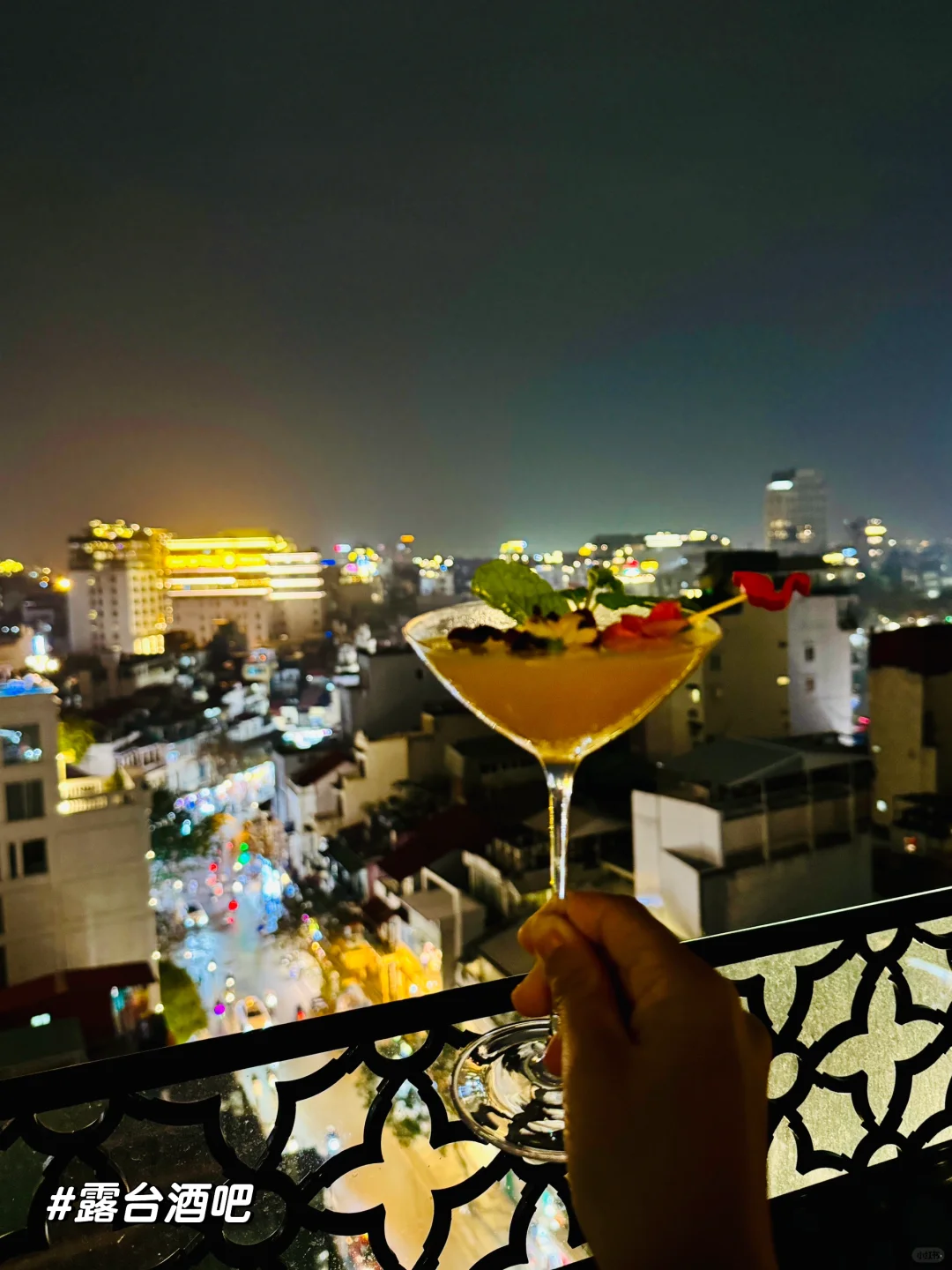 Hanoi-Hanoi boutique hotel Le Chanvre, with the lively old quarter downstairs, luxuriously decorated