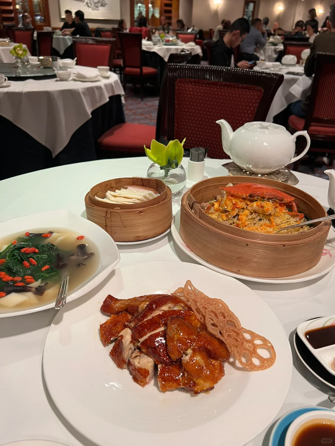 Hong kong-Tianbao Pavilion, a Michelin-starred Cantonese restaurant, recommends crab rice bowl 天寶閣