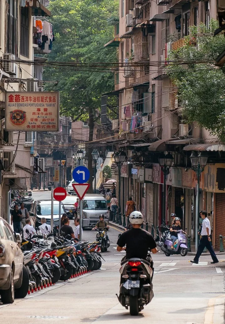 Macao-Macau in-depth travel, a hidden treasure destination, unknown casinos and neon lights