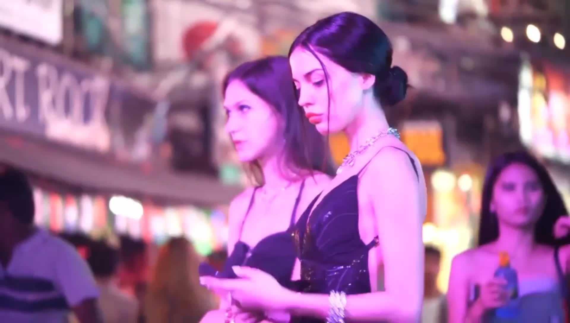 Singapore-1,300 sex workers per kilometer, what is Singapore's "red light district" like?