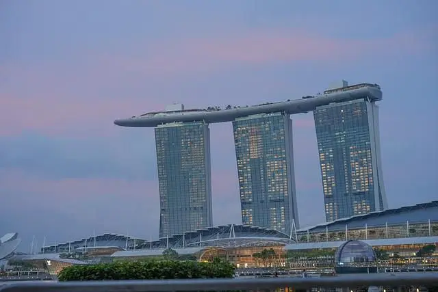 Singapore-Singapore Marina Bay Sands Hotel, stunning rooftop infinity pool