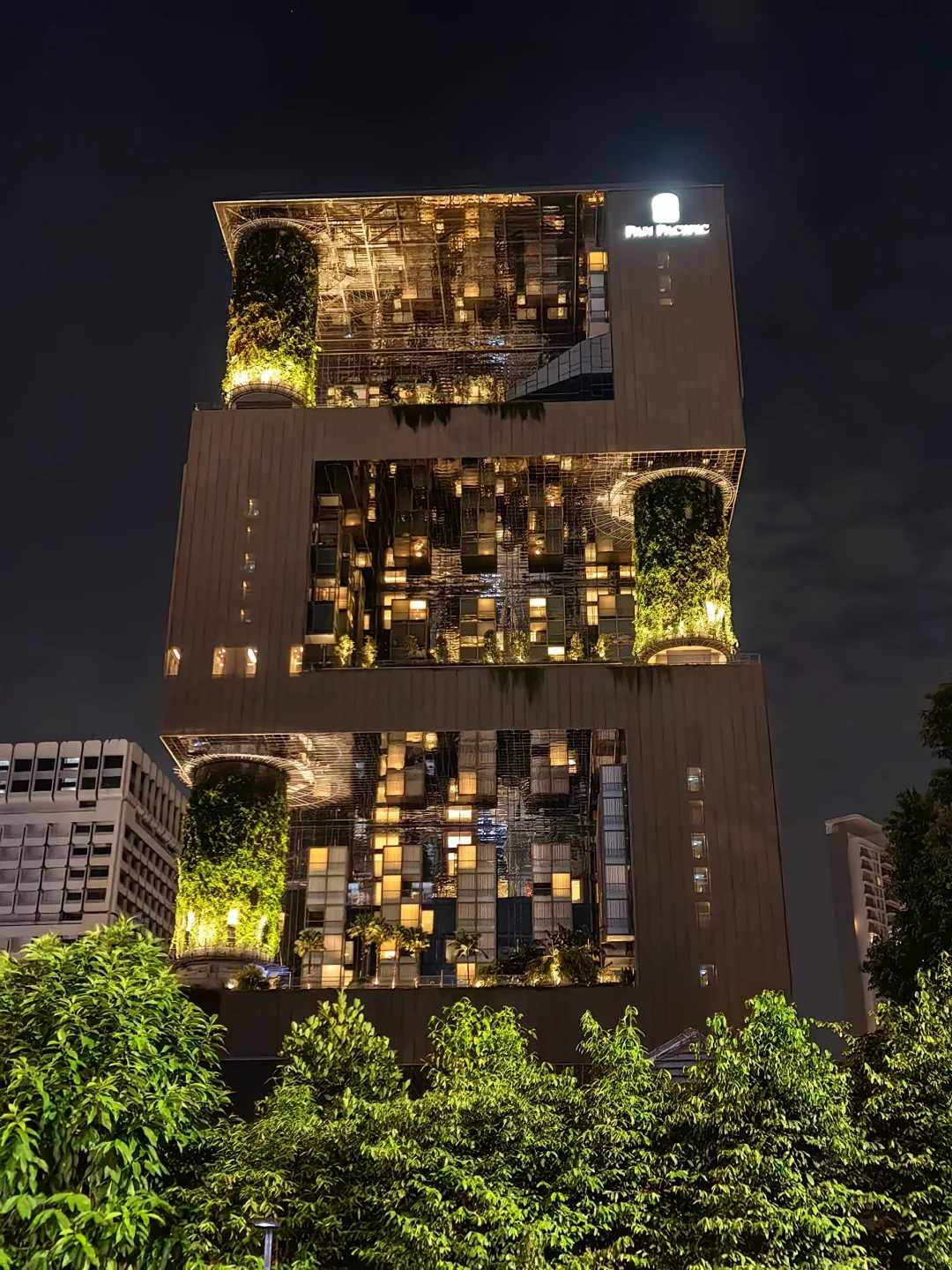 Singapore-Pan Pacific Orchard Hotel Singapore, a new luxury hotel, close up overlooking the invincible swimming pool