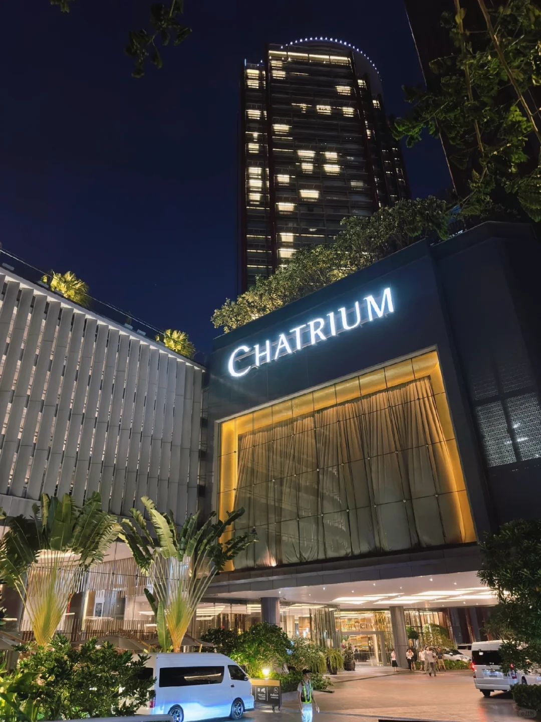 Bangkok-Next to the Erawan Shrine, Chatrium Hotel Bangkok, all mini bars are free