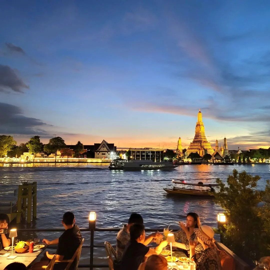 Bangkok-Rongros Bangkok Thai Internet celebrity sunset Michelin restaurant, delicious food on the Chao Phraya River