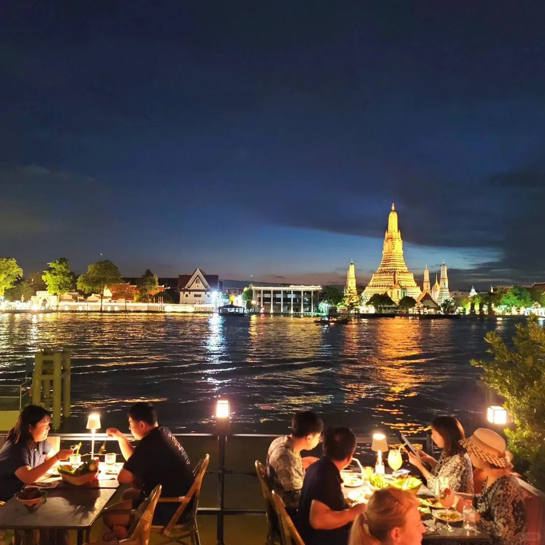 Bangkok-Rongros Bangkok Thai Internet celebrity sunset Michelin restaurant, delicious food on the Chao Phraya River