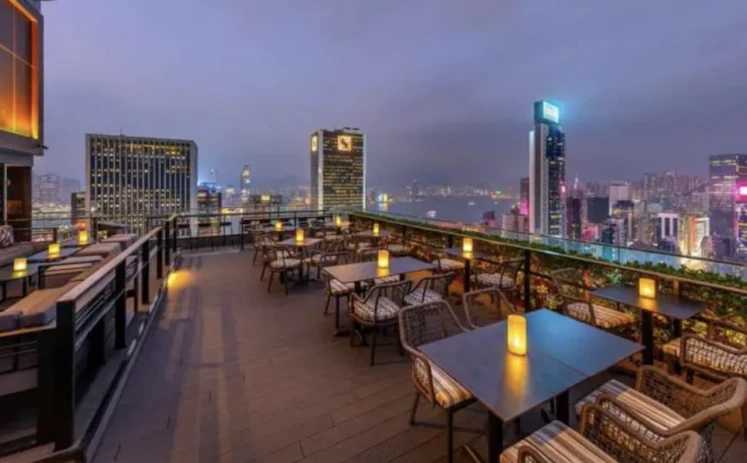 Hong kong-A great place for couples to date! 16 rooftop bars and open-air restaurants for high-altitude romance