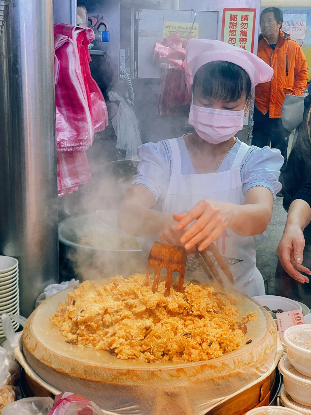 Taiwan-Jiufen Old Street and Keelung Miaokou Night Market, a gathering place for Taiwanese delicacies