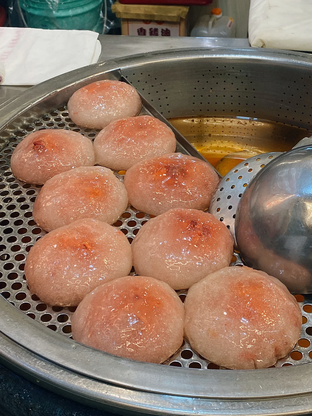 Taiwan-Jiufen Old Street and Keelung Miaokou Night Market, a gathering place for Taiwanese delicacies