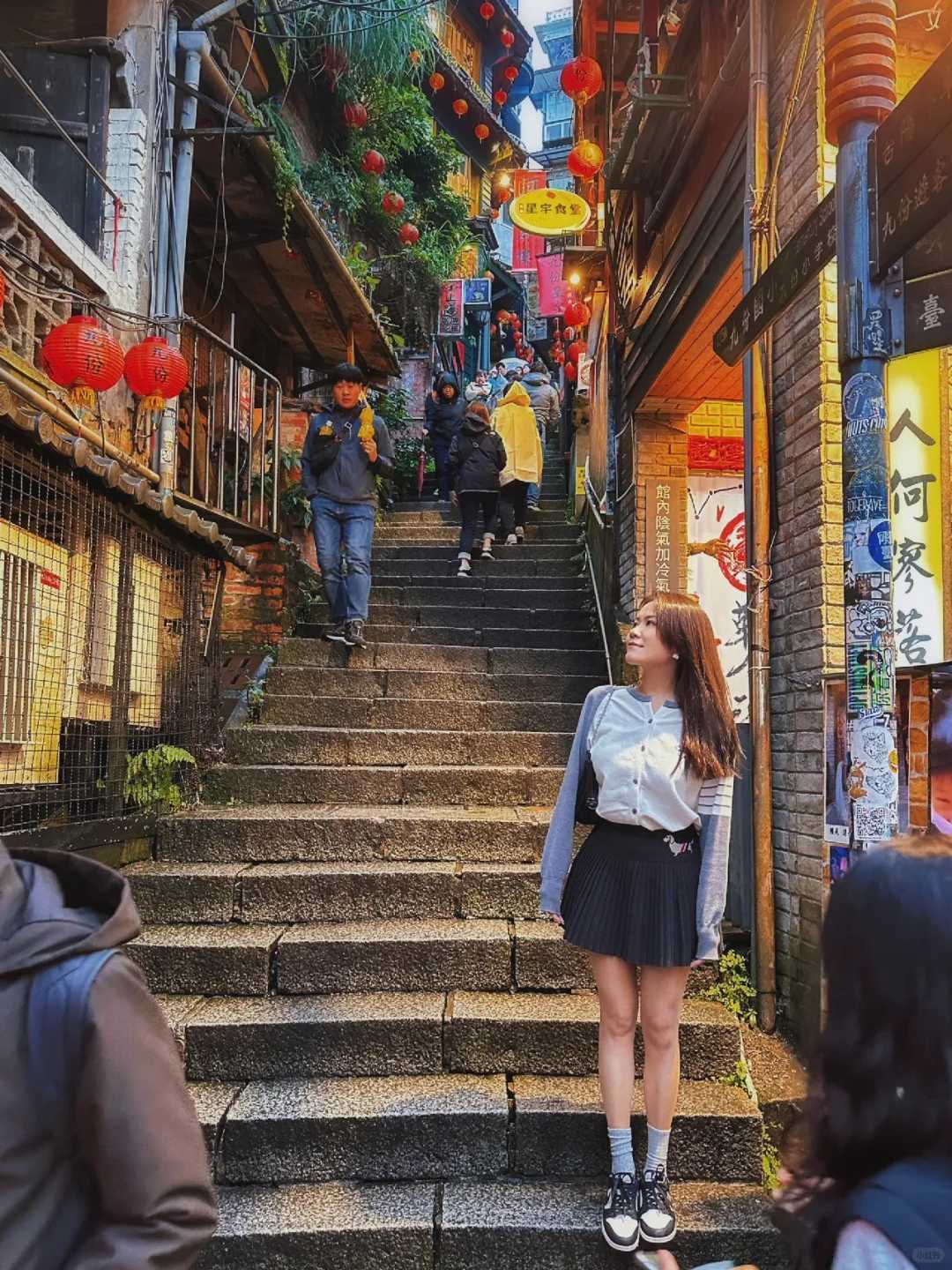 Taiwan-Jiufen Old Street and Keelung Miaokou Night Market, a gathering place for Taiwanese delicacies