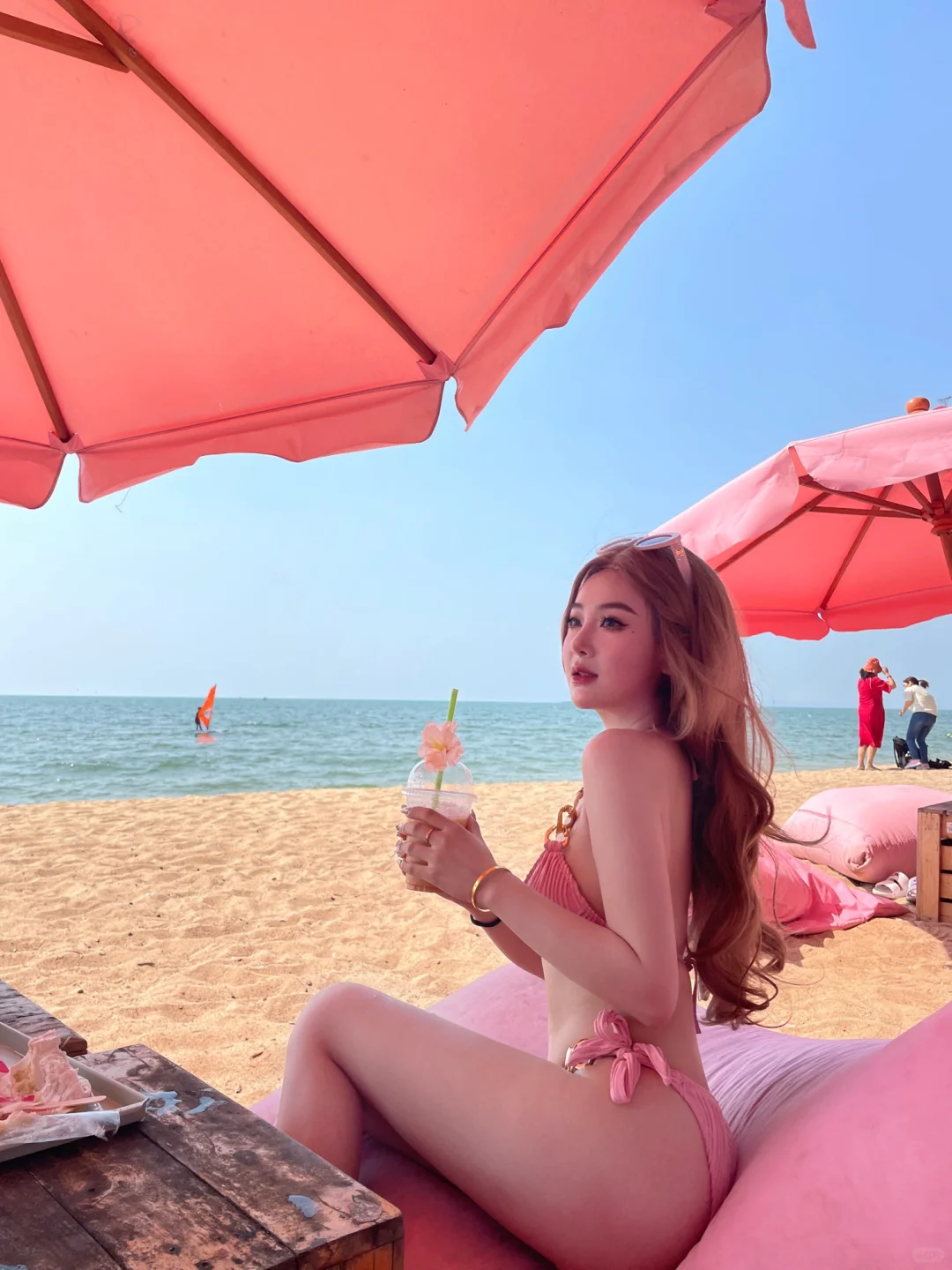 Pattaya-Pattaya Pink Beach, I played with my bestie, and I must wear pink clothes