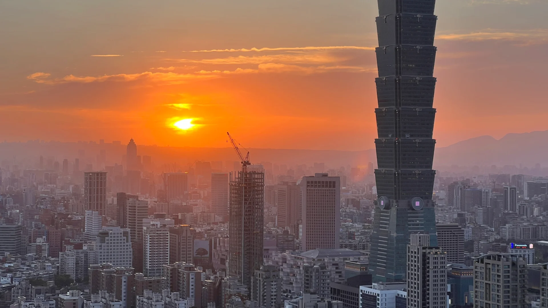 Taiwan-Xinyi Xiangshan Trail in Taipei City, the sunset worth waiting for