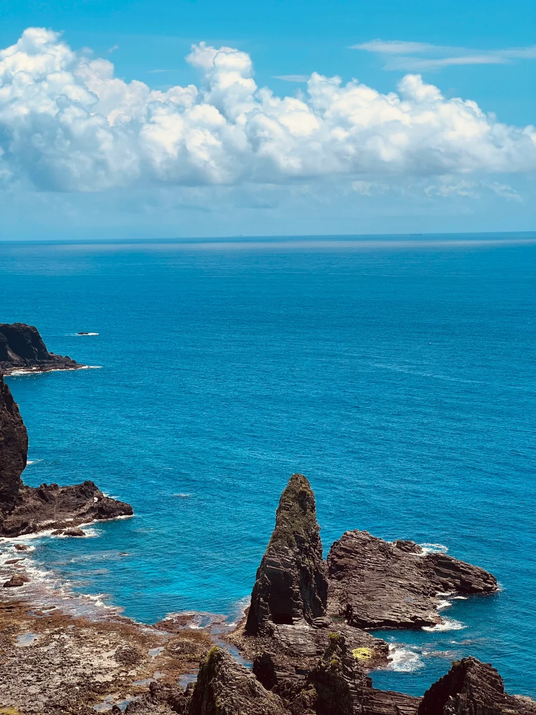 Taiwan-Traveling to Green Island in Taiwan, you will understand the blueness of the Pacific Ocean only after you have seen it