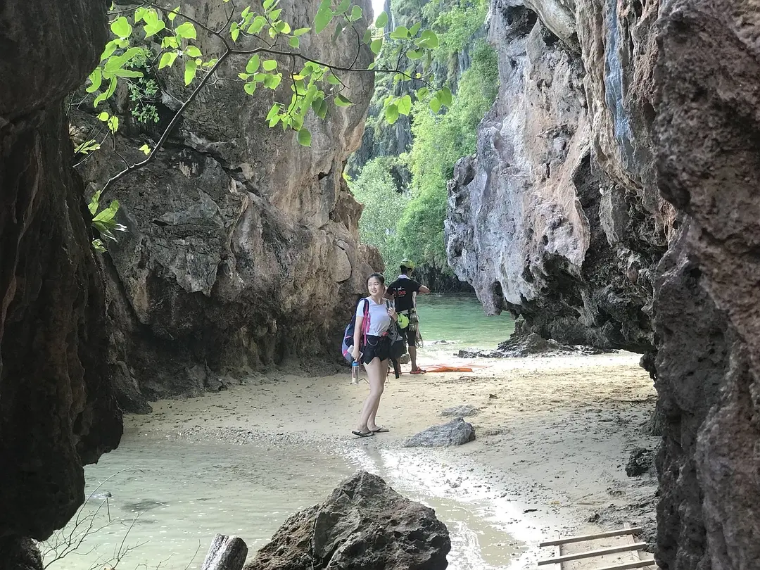 Krabi-Traveling in Thailand: Rock climbing in Krabi, a town with a European feel