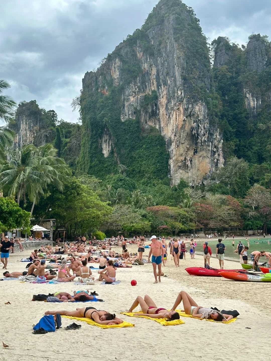 Krabi-Krabi, Thailand is so fun, an ideal holiday destination. Good food, fun and cheap