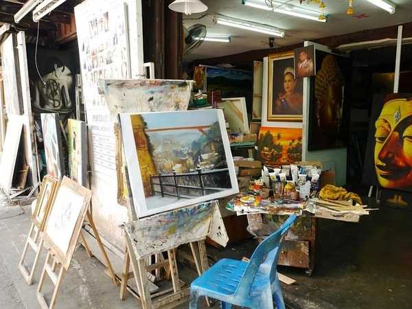 Hua Hin-The train to Hua Hin in July may be the most artistic market in Thailand