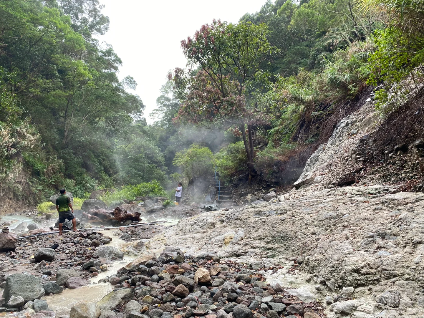 Cebu-Dumaguete wild sulfur hot spring, Basley hot spring, undeveloped nature