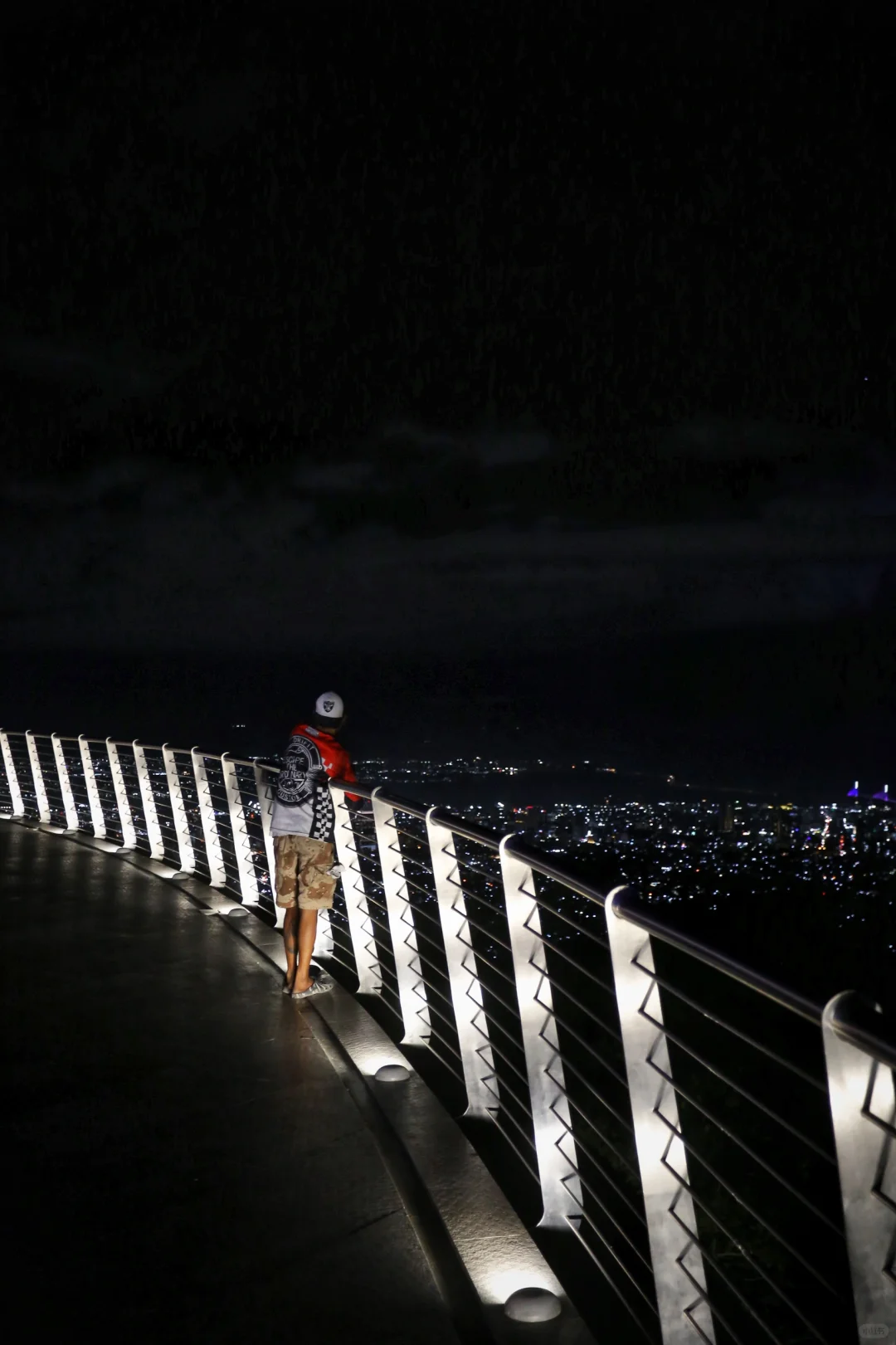 Cebu-Night view of TOPS CEBU mountaintop in Cebu🌃, Philippines, playing music and dancing