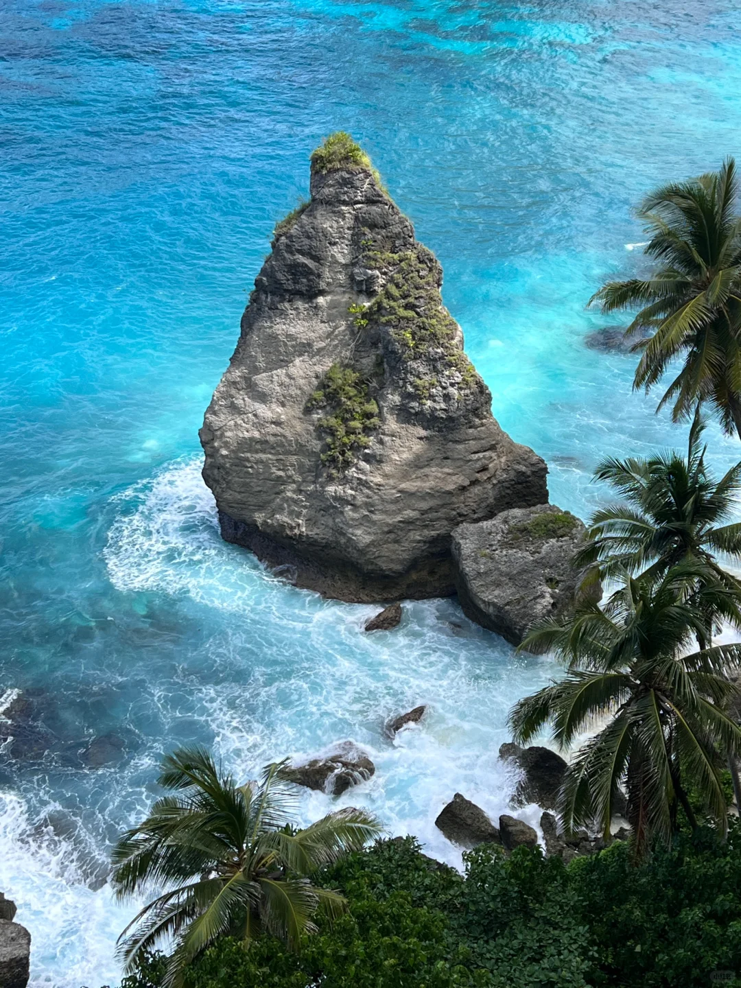 Bali-Bali Nusa Penida Island The slope is steep and the journey is long