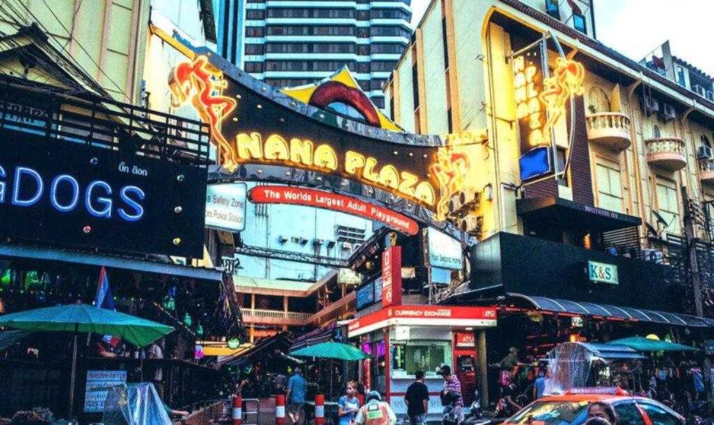 Bangkok-Nana Plaza, Bangkok, Thailand, looking for a Thai girl to be your girlfriend