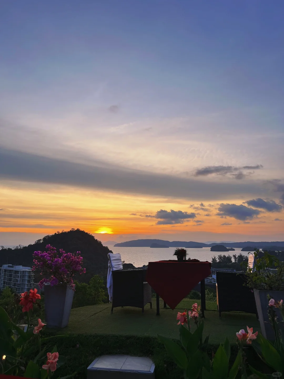 Krabi-A must-visit sunset restaurant on the top of the mountain in Krabi🍴the hilltop⛰️