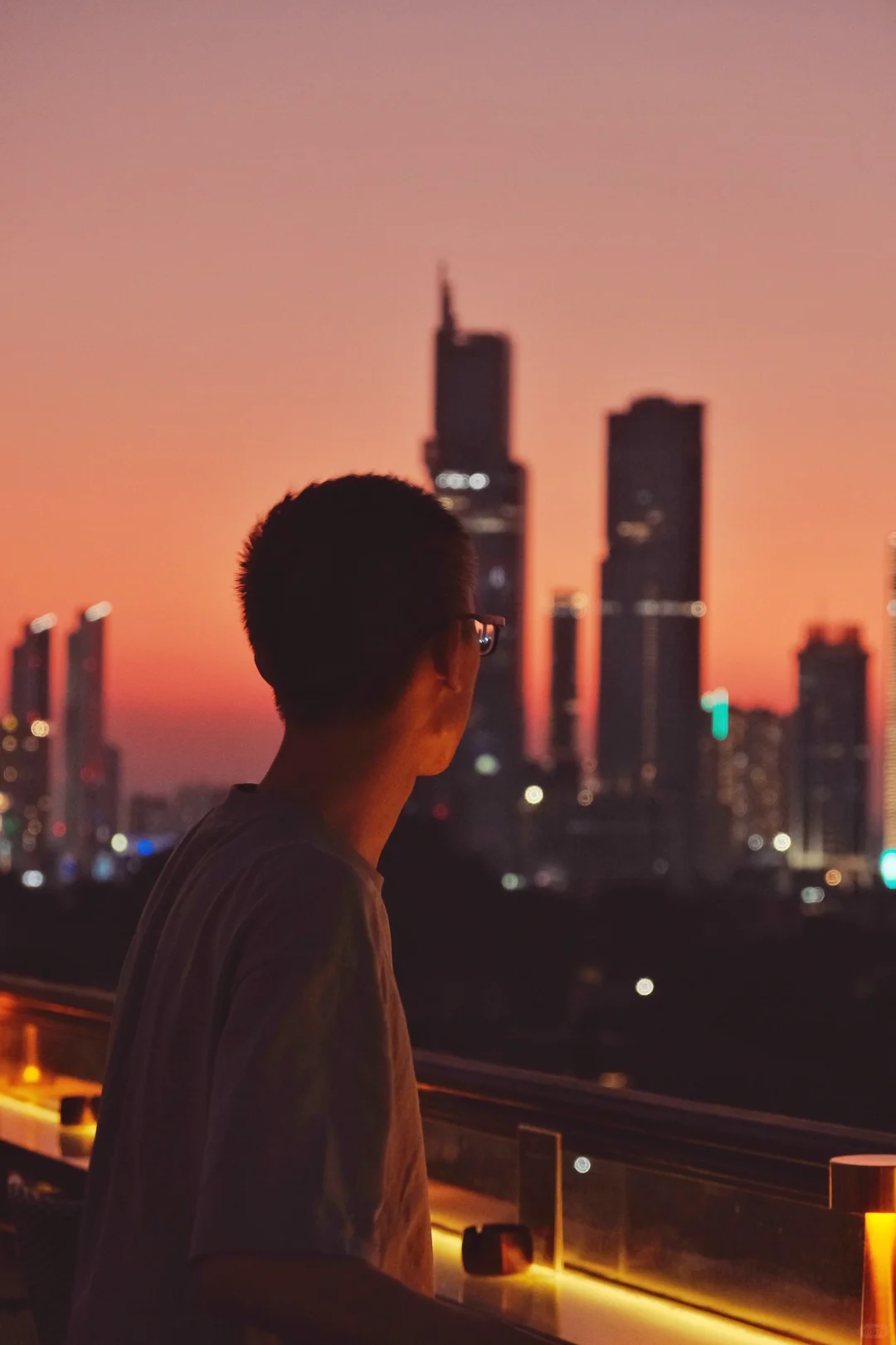 Jakarta-The terrace of the Jakarta Marriott Winter Palace Hotel offers unobstructed views of the city skyline