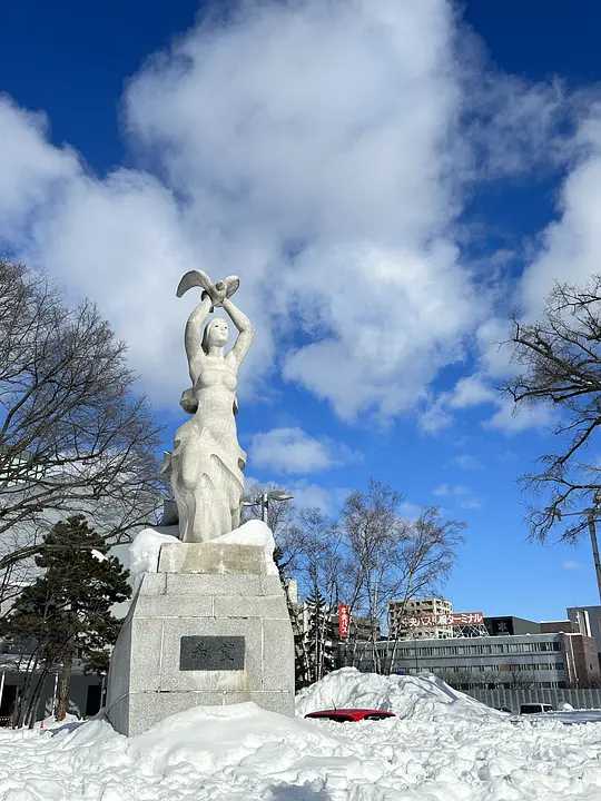 Sapporo/Hokkaido-Sapporo TV Tower, sunny after snow, strolling on the streets of Sapporo