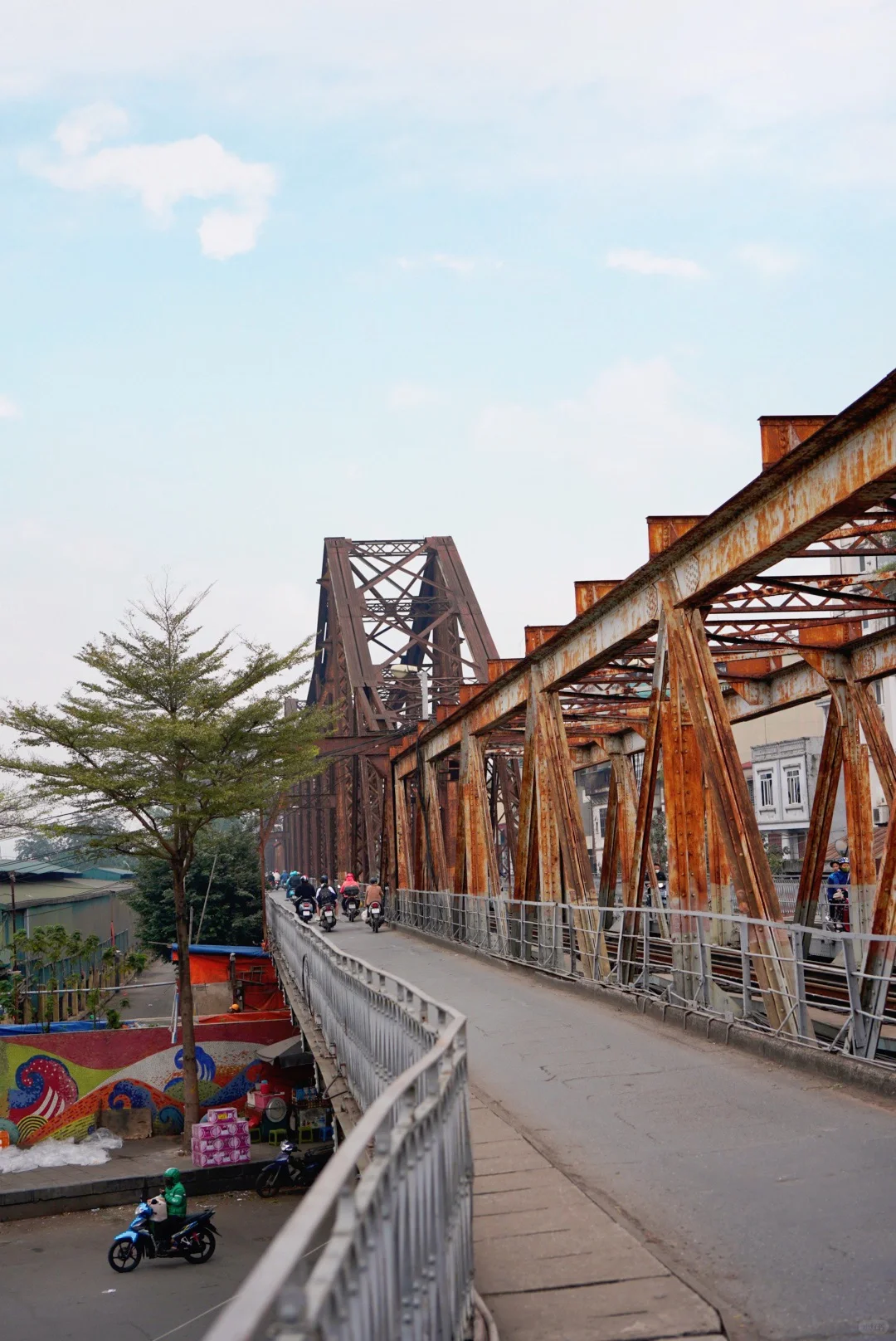 Hanoi-Hanoi must come here to take pictures of the century-old Long Bien Bridge