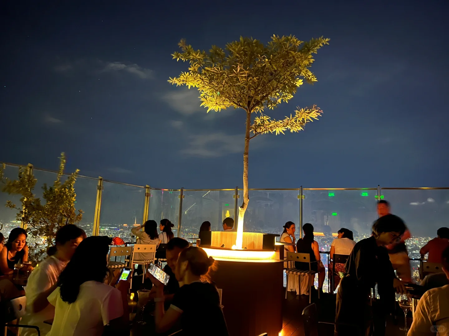 Ho Chi Minh-Blank Lounge bar🌃 on the 75th floor overlooks the most beautiful night view of Ho Chi Minh City