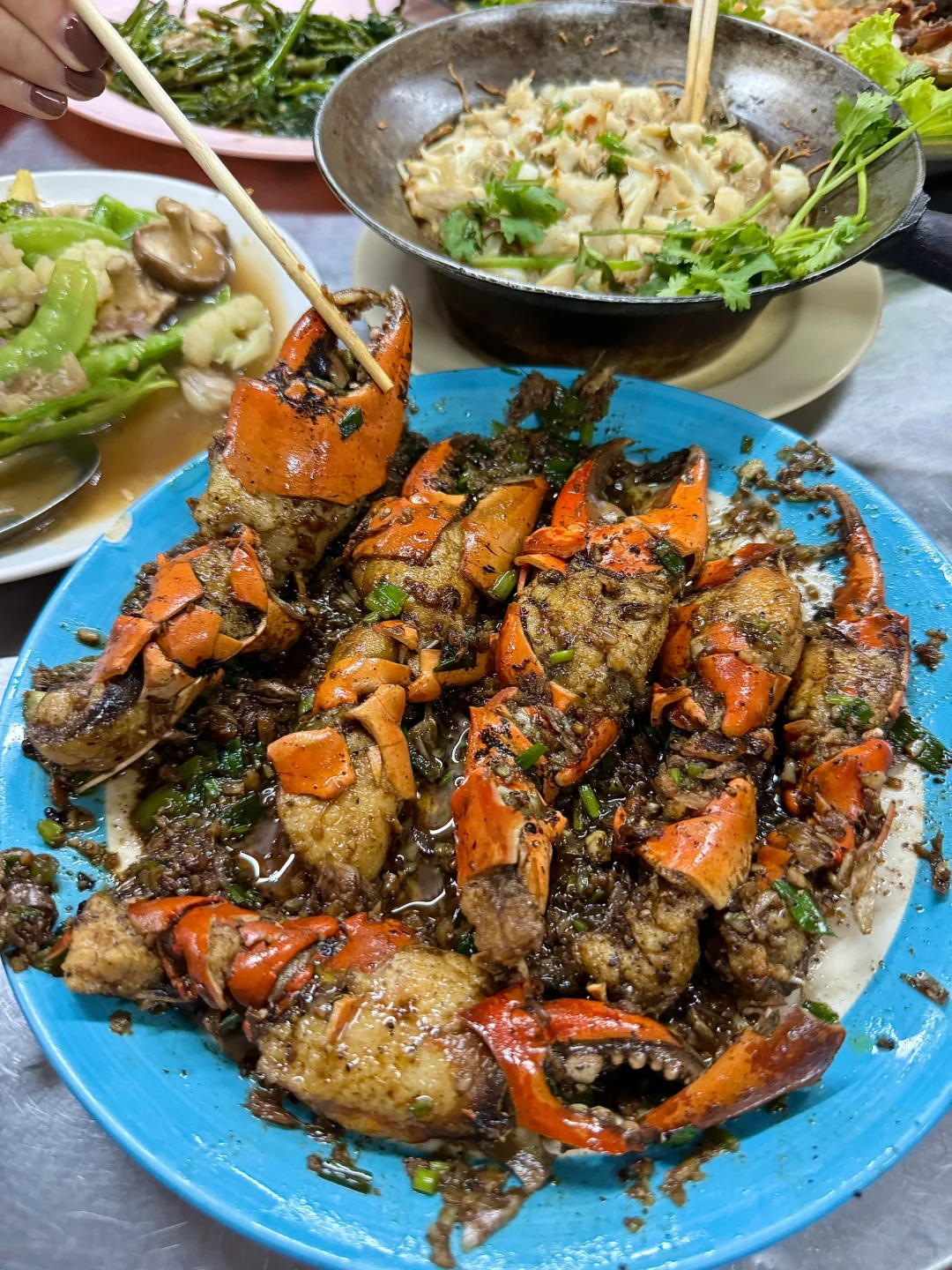 Chiang Mai-Lerd Rote Tai Rom Ma, fried crab claws with black pepper is very delicious