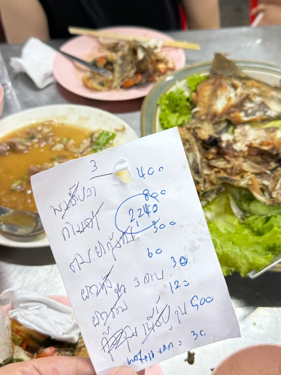 Chiang Mai-Lerd Rote Tai Rom Ma, fried crab claws with black pepper is very delicious