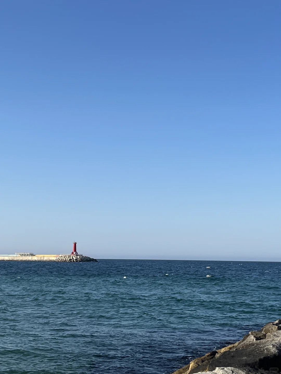 Seoul-I saw the beautiful jelly sea in Gangneung. It was the first time I saw such a beautiful sea.