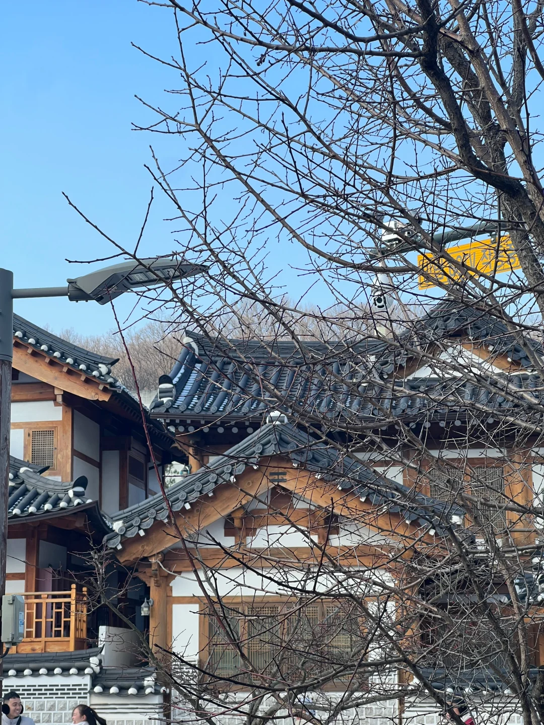 Seoul-One-person-one-room cafe in Seoul with a view of the mountains