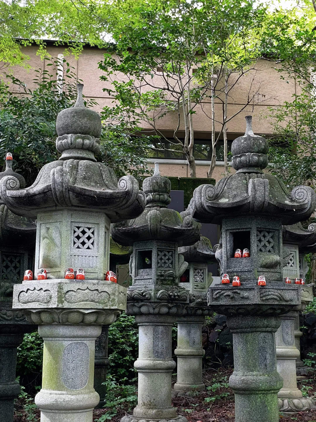 Osaka-Katsuoji Temple in Osaka, Daruma dolls are everywhere and very cute