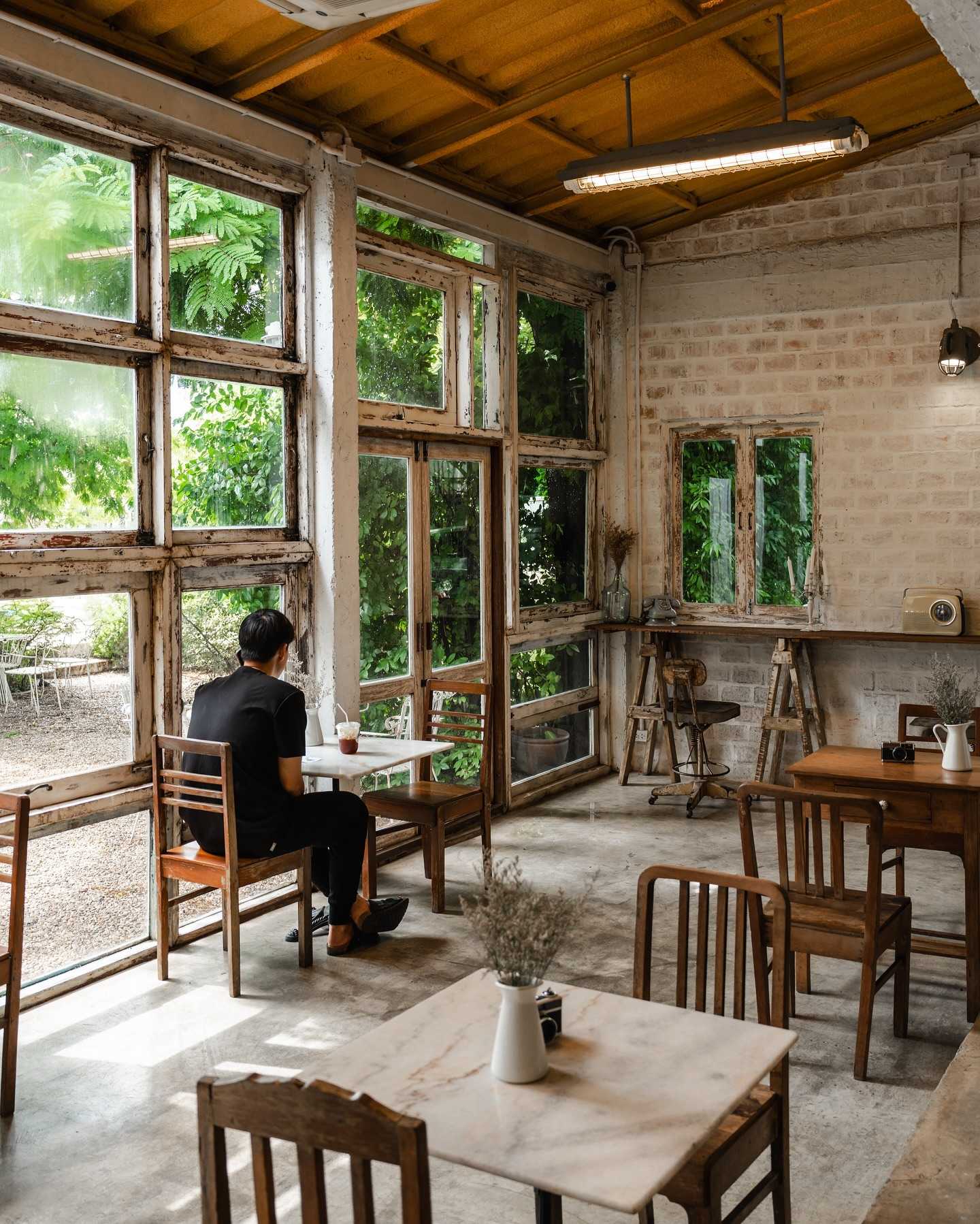 Bangkok-Slolegarden, a cafe in a European-style garden in a rural area